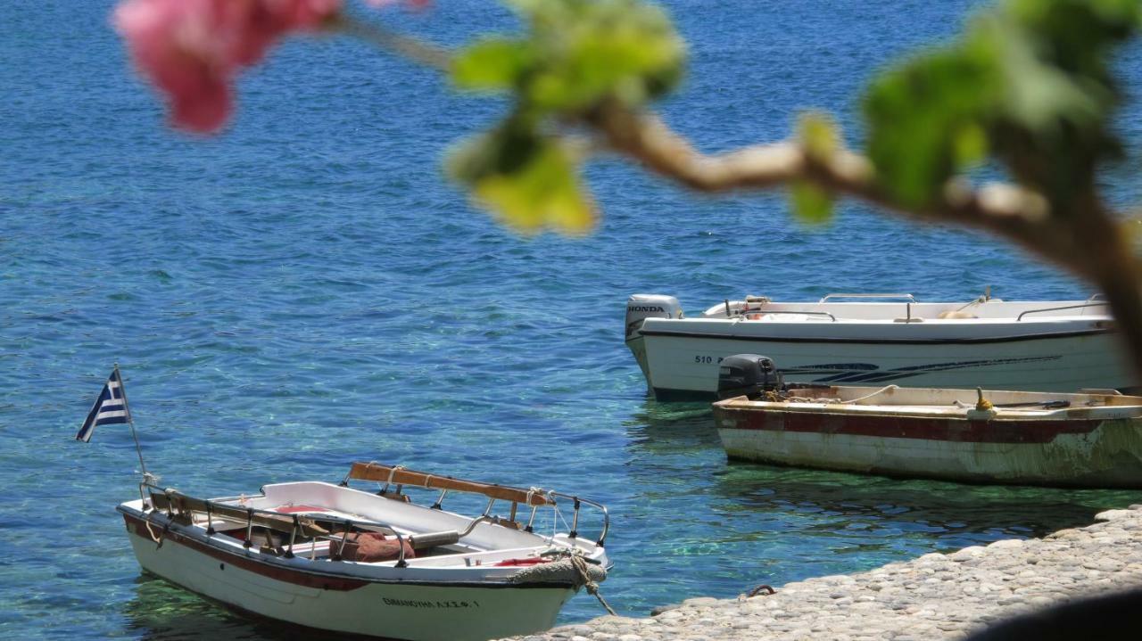 Taverna Akrogiali Лутро Екстер'єр фото