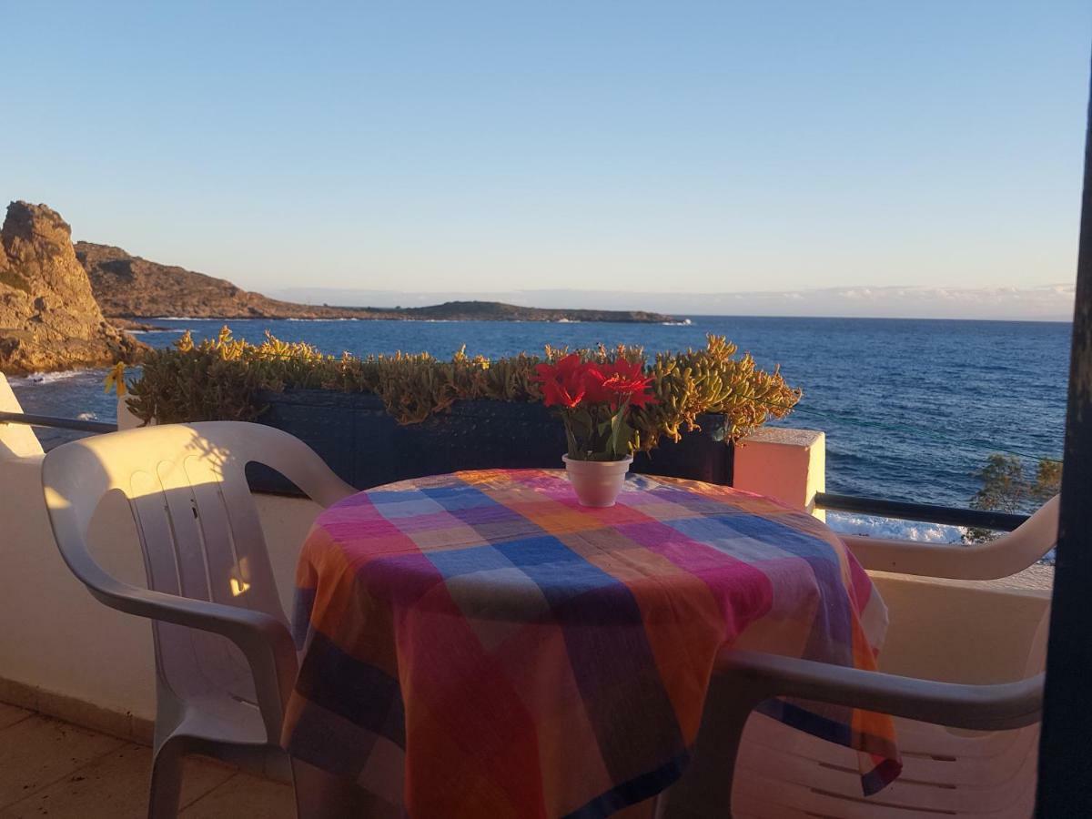 Taverna Akrogiali Лутро Екстер'єр фото